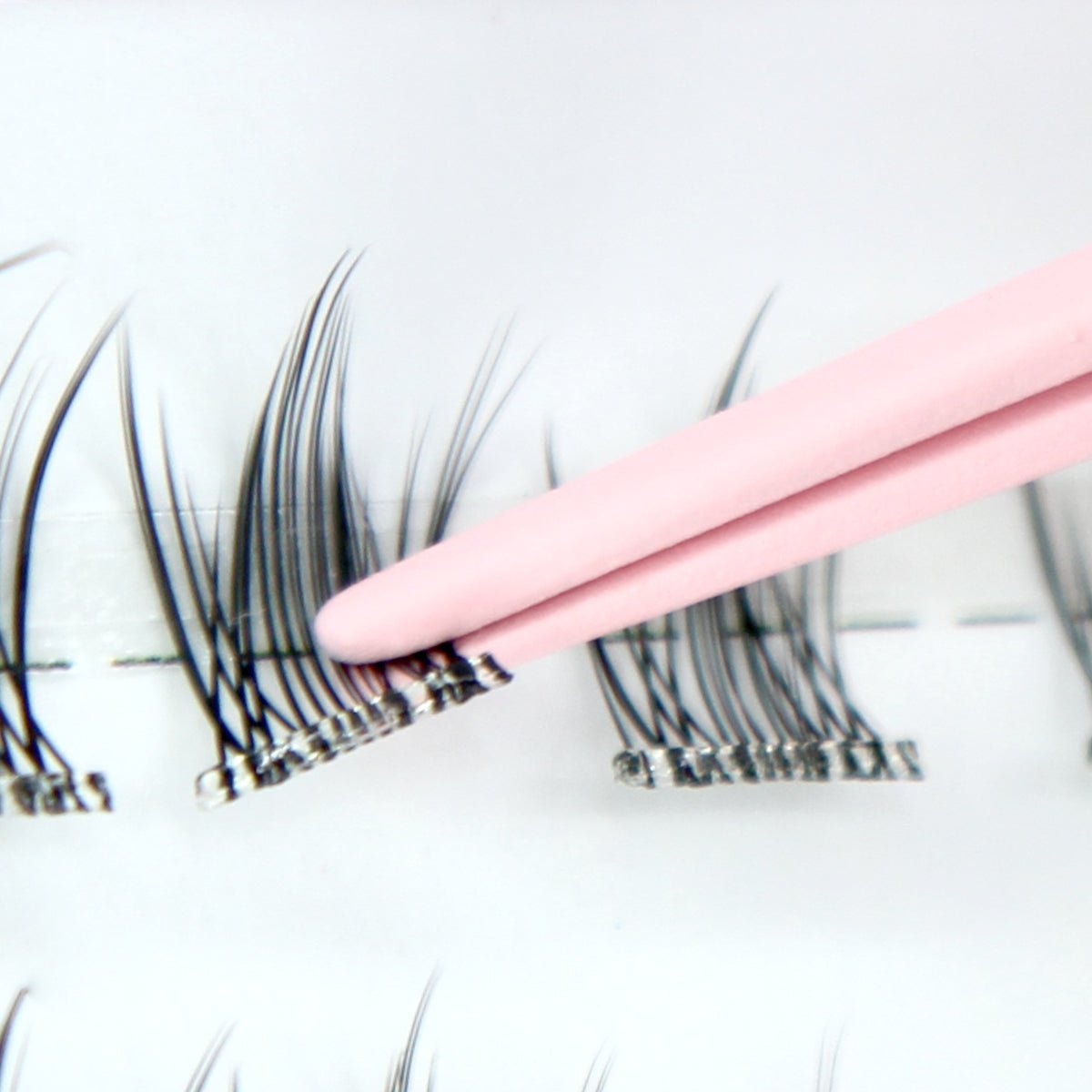 Miss Wispy Cluster Lashes - Applicator Tweezer - LASH V